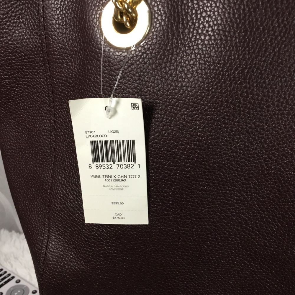 Coach Pebbled Leather Tote in Deep Burgundy with Gold Hardware - Picture 3 of 9